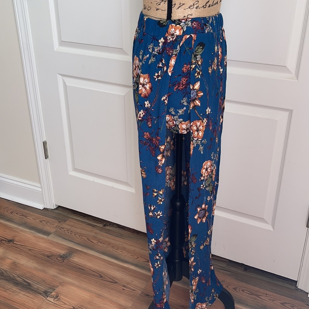 ILLA ILLA Blue, tan and purple print floral maxi skirt/skirt side slit, Size m/l